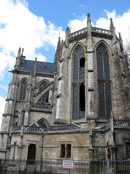 450px-Abbeville église St-Jacques (chevet danger)-copie-1
