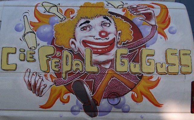 38 - Grenoble : Clown au nez rouge