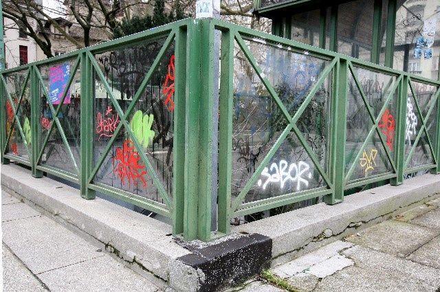38 - Grenoble - Tags simples et multicolores