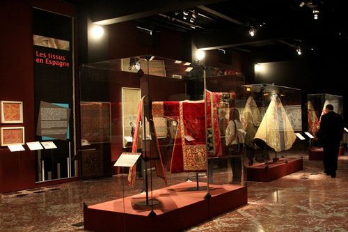 tete-de-page-5-FOCUS-Musee-tissus-Lyon.jpg