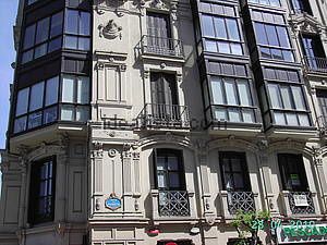 Bilbao_facade.jpg