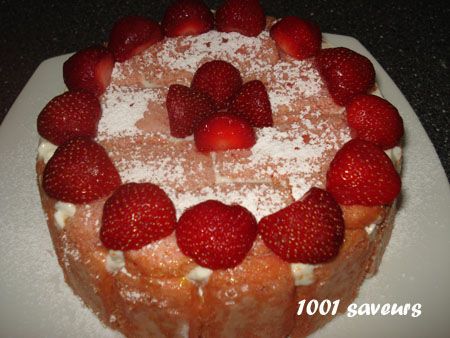 Charlotte_aux_fraises_et_fromage_blanc