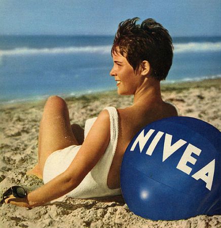 324730_m0t1w600h450q80v38097_NIVEA_Werbeplakat_D_1964.jpg