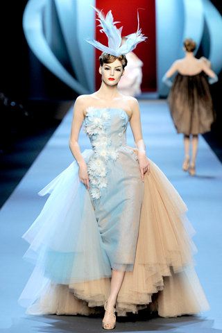 Christian-Dior-Haute-Couture-printemps-2011-5.jpg