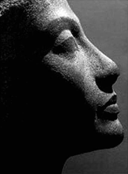 medium_NefertitiMuseeCaire.jpg