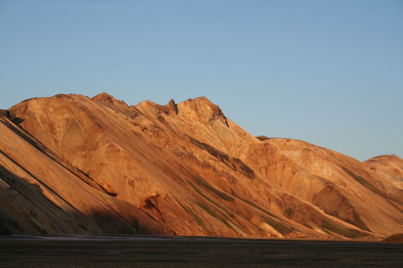 Islande... Terre exceptionnelle minérale, colorée, éruptive...
