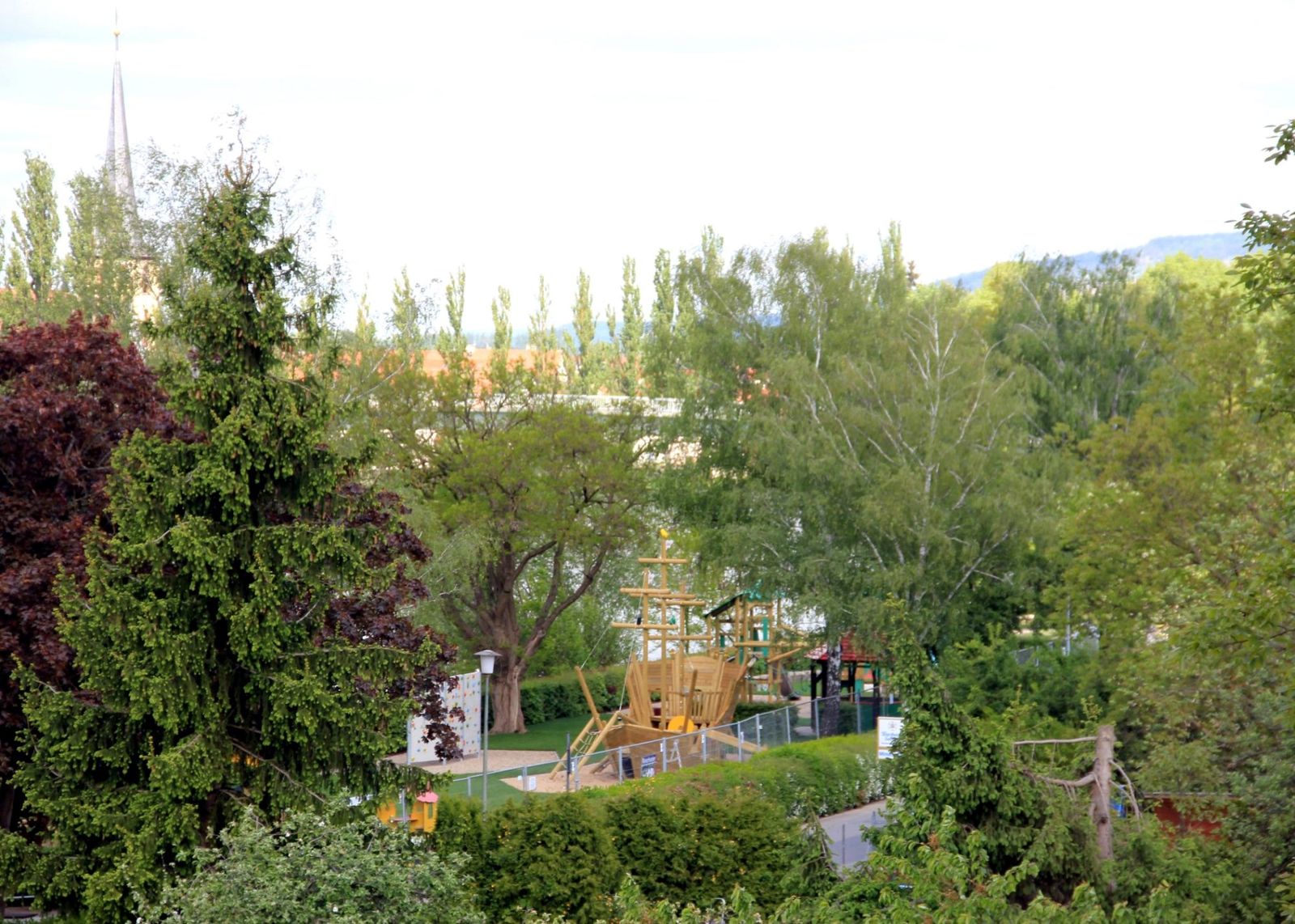 FensterblickVHHnachNordenSpielplatz