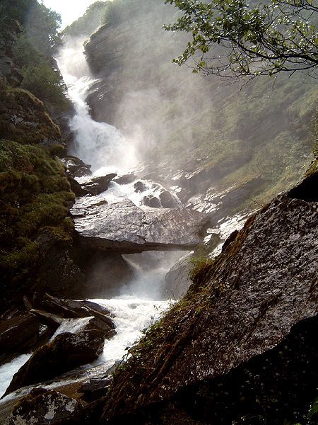 450px-Waterval_Ova_Fedoz.jpg