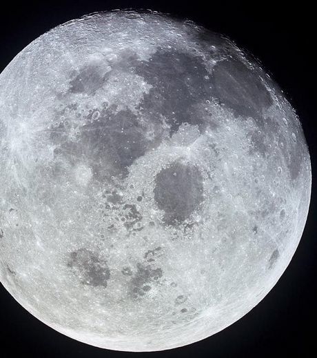 la-lune-satellite-de-la-terre-et-riche-objet-d-etude-pour-l.jpg