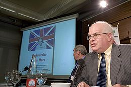 260px-Webster_Tarpley_Axis_for_Peace_2005-11-17.jpg
