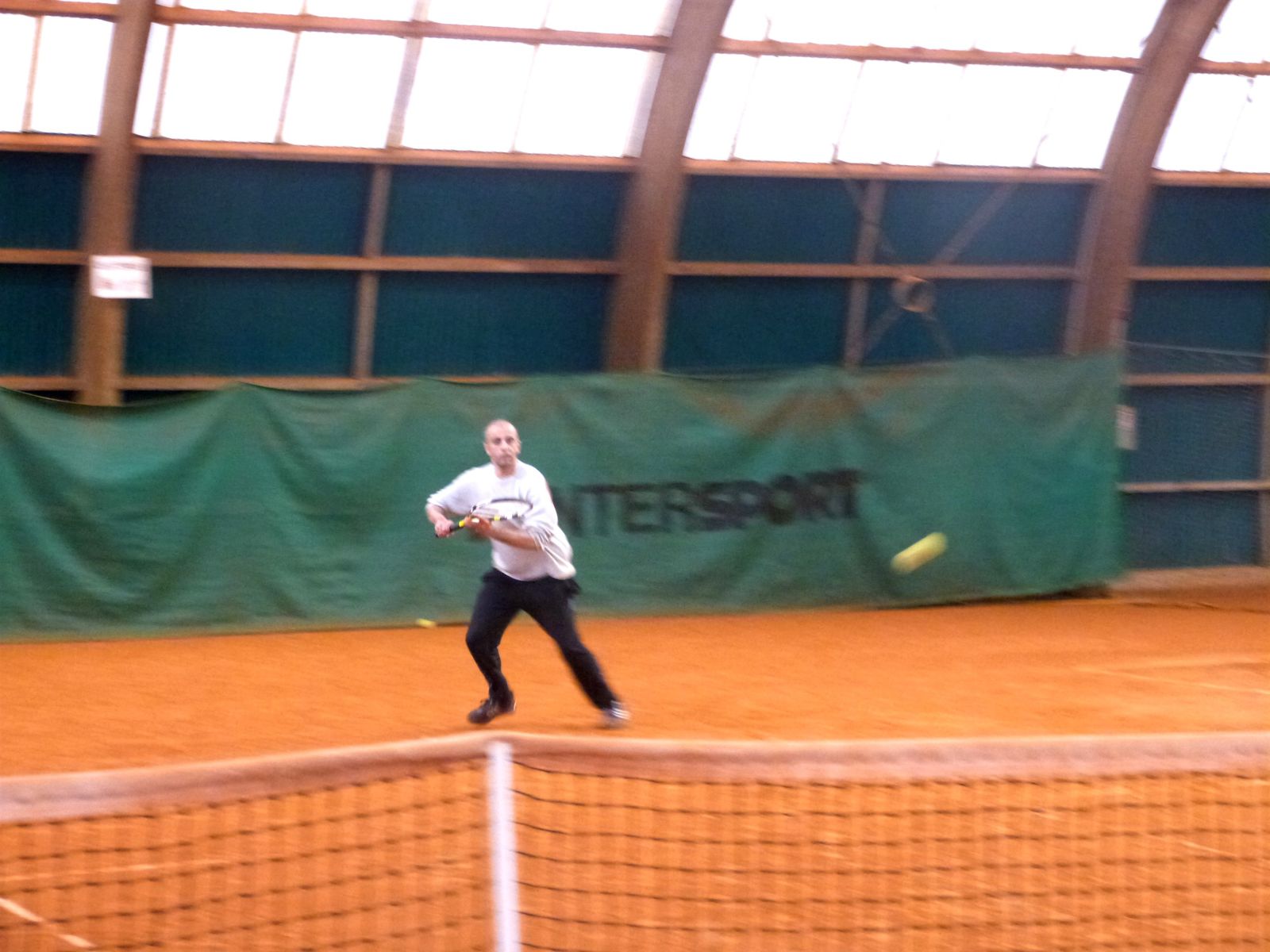 initiation tennis, février 2015 : Aleksänder, John, Redi, Farid