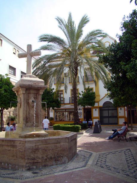 X---03-Marbella--placette fontaine-.jpg