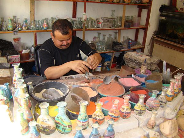 MADABA jordanie marchand souvenirs en sable