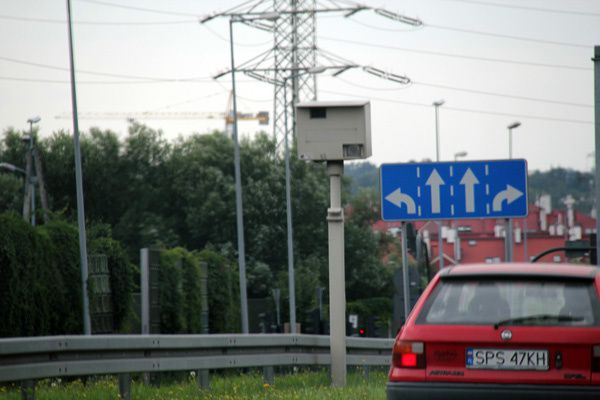 Photo-d-un-radar-sur-les-routes-polonaises-entre-Wroclaw-.jpg