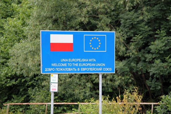 Photo-panneau-europe-frontiere-ukraine-pologne.jpg