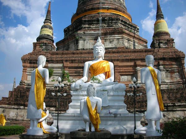 Ayutthaya---Wat-Yai-Chai-Mongkhom-qui-penche--19-.jpg