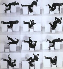 Ricerca di comodità su di una poltrona (Munari)