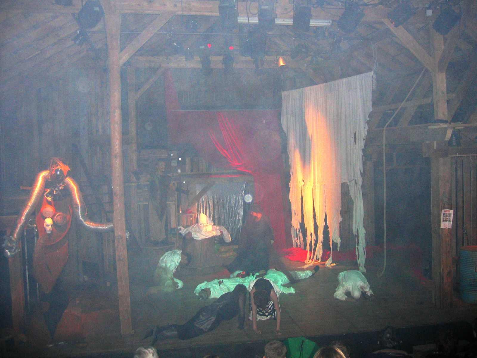 Reprise et adaptation à la Grange Burcklé de Masevaux du spectacle joué en août 2004 au château de Ferrette.