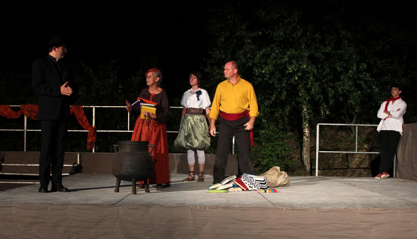 Photos du spectacle des Mattagumber de Mooslargue : Don Quichotte - Acte I - Août 2011

(photos Gaby Marck - Jacques Saly)