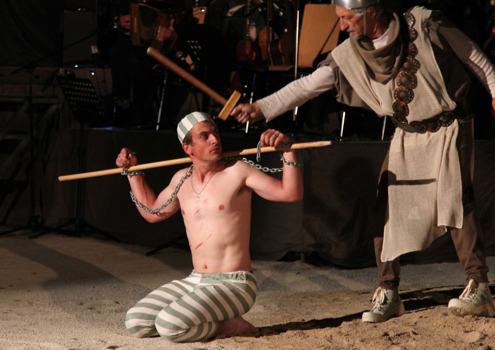 Photos du spectacle des Mattagumber de Mooslargue : Don Quichotte - Acte I - Août 2011

(photos Gaby Marck - Jacques Saly)