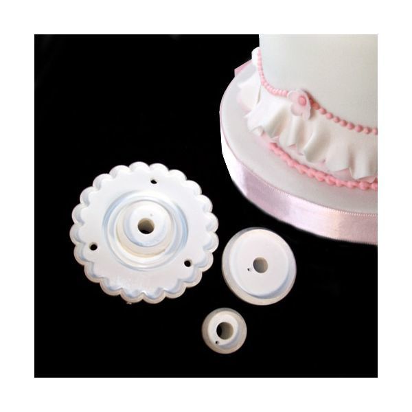 decoupoir-volants-broderie-anglaise-technicake.jpg