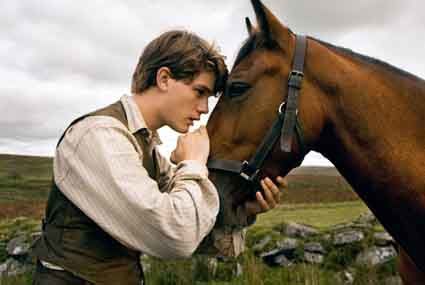 Cheval de guerre - Jeremy Irvine