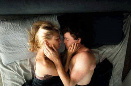 Perfect-Mothers---Naomi-Watts-et-James-Frecheville-.gif
