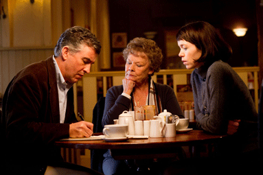 Philomena---Steve-Coogan--Judi-Dench-and-Anna-Maxwell-Marti.gif