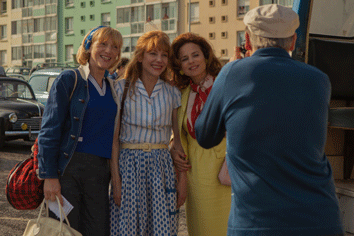 A-la-vie---Johanna-ter-Steege--Julie-Depardieu---Suzanne-C.gif