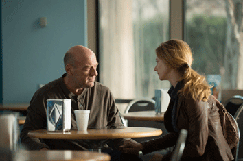 Dean-Norris-et--Judy-Greer---Men--Women---Children.gif