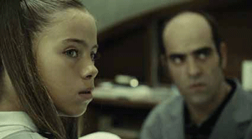 Iris-Almeida-et-Luis-Tosar--Malveillance.gif