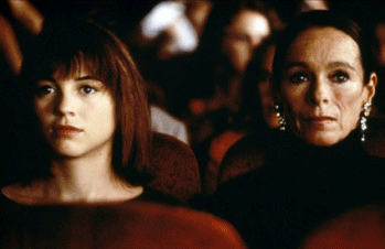 Hable-con-ella---Leonor-Watling-et-Geraldine-Chaplin.gif