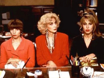 Tacones-Lejanos---Victoria-Abril-et-Marisa-Paredes.gif