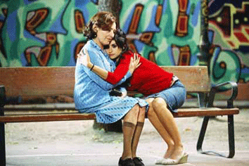 Volver----Carmen-Maura-et-Penelope-Cruz.gif