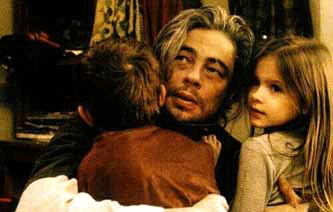 21-Grammes---Benicio-Del-Toro-copie-1.gif