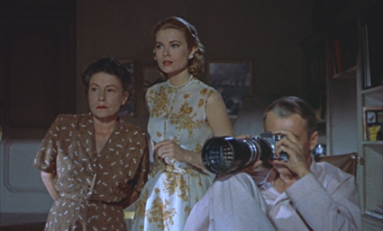 Rear-Window---Thelma-Ritter--Grace-Kelly-et-James-Stewart.png