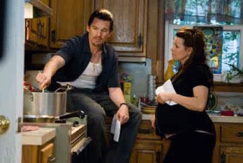 L-Elite-de-Brooklyn---Ethan-Hawke-et-Lili-Taylor.gif