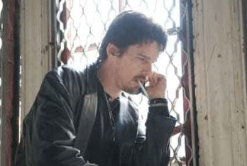 L-Elite-de-Brooklyn---Ethan-Hawke.gif