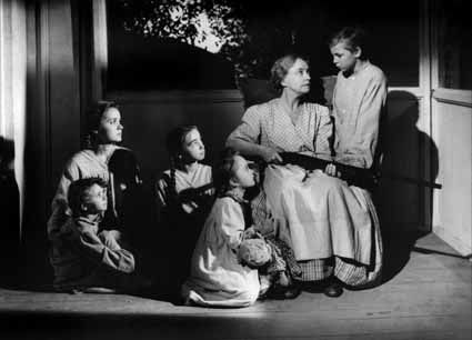 La-nuit-du-chasseur---Lilian-Gish.jpg