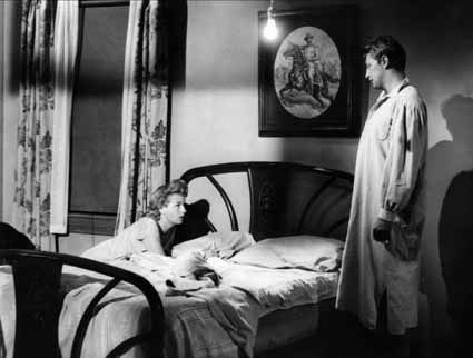 La-nuit-du-chasseur---Shelley-Winters-et-Robert-Mitchum.jpg