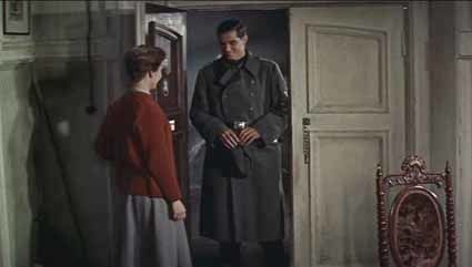 A-Time-to-Love-and-a-Time-to-Die---Liselotte-Pulver-et-John.jpg