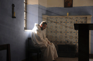 Des-Hommes-et-des-Dieux-copie-4.gif