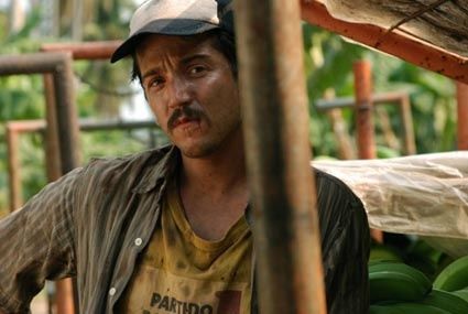 Rudo y Cursi Diego Luna