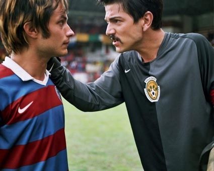 Rudo-y-Cursi-Gael-Garcia-Bernal-et-Diego-Luna.jpg