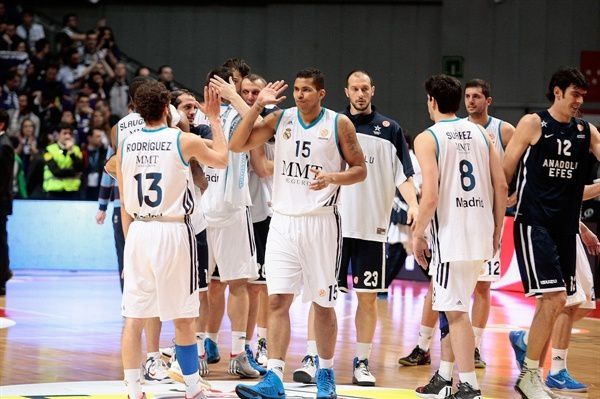 players-real-madrid-celebrates-eb12 (1)