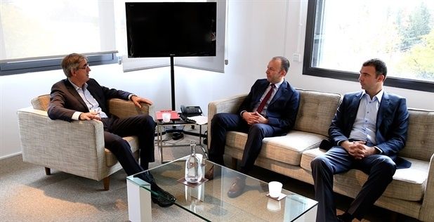 jordi-bertomeu-meets-with-representatives-of-galatasaray-an.jpg