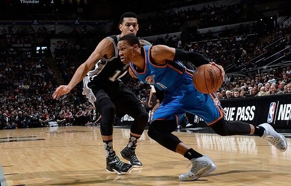 1_westbrook_spurs_dce_141225.jpg