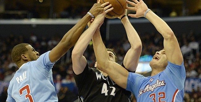 Los-Angeles-Clippers-power-forward-Blake-Griffin-32-lays-on.jpg