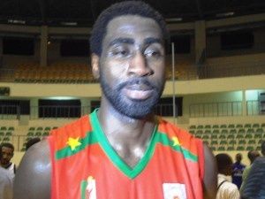 Kader-Tapsoba-basketball-300x225