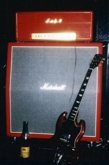 1 Ampli Marshall et guitare Gibson SG de François Mativet , Lard Free